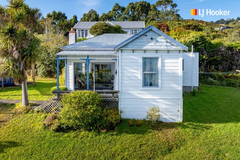 Photo of property in 22 Moerangi Street, Broad Bay, Dunedin, 9014