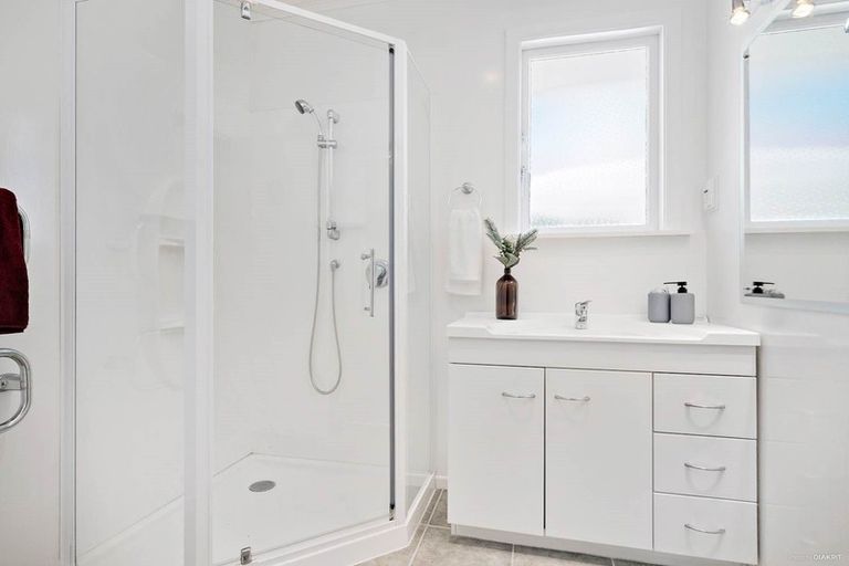 Photo of property in 1/3 Greenhill Crescent, Pakuranga, Auckland, 2010