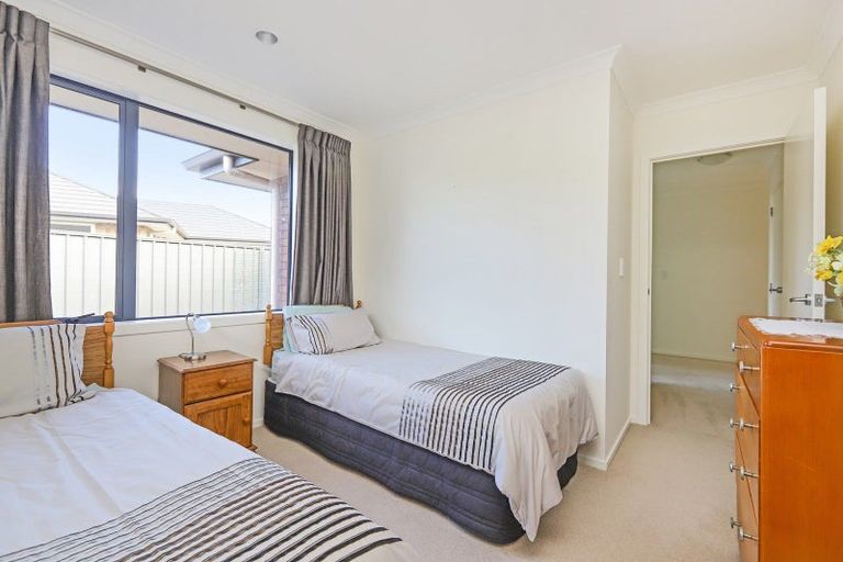 Photo of property in 5 Mana Place, Poraiti, Napier, 4112