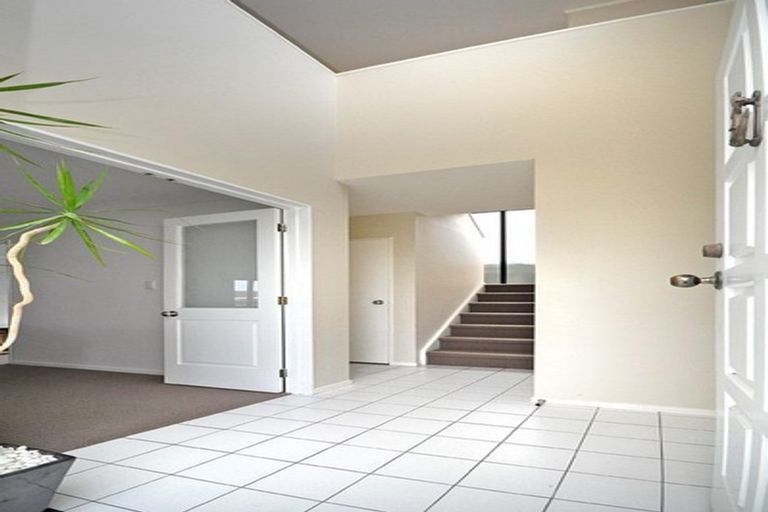 Photo of property in 1/16 Glucina Avenue, West Harbour, Auckland, 0618