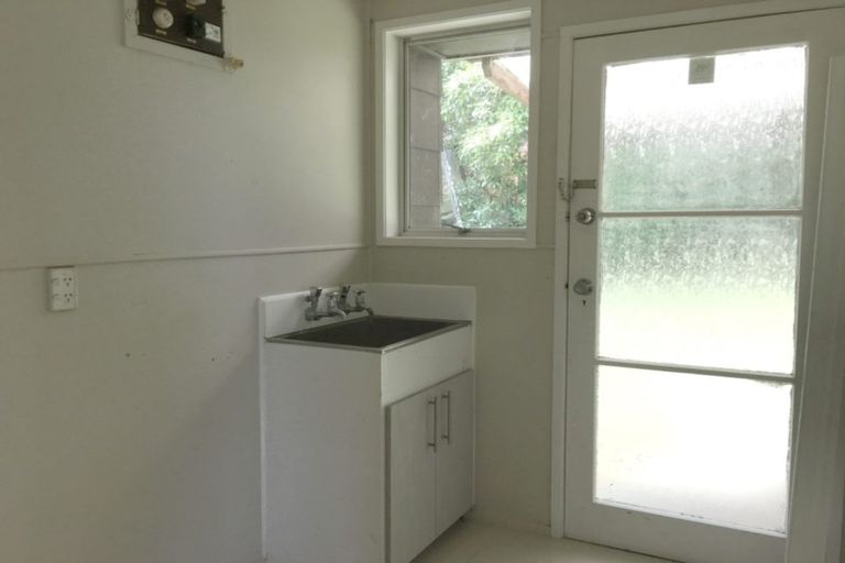 Photo of property in 21 Finn Place, Totara Vale, Auckland, 0629