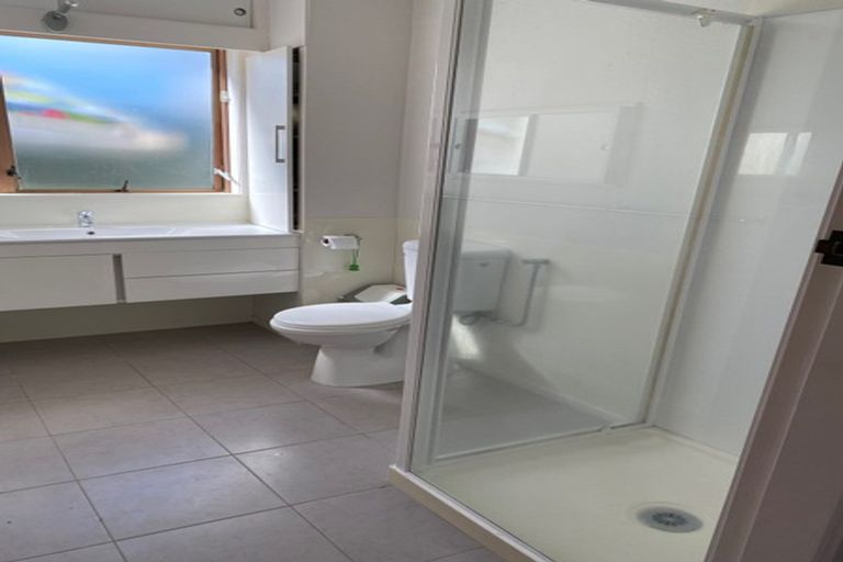 Photo of property in 2/13 Walter Street, Hauraki, Auckland, 0622