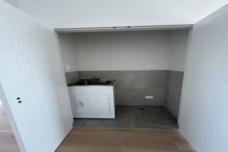 Photo of property in 2/14 Ayr Road, Pakuranga, Auckland, 2010