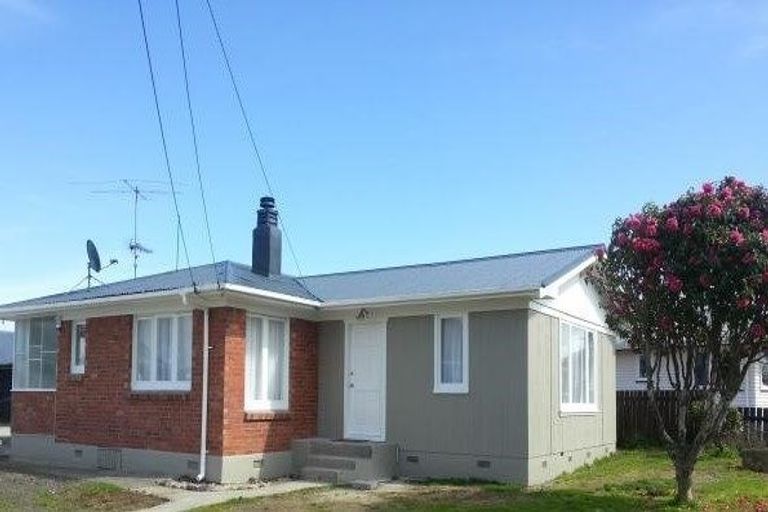 Photo of property in 29 Sutton Crescent, Papakura, 2110