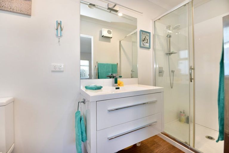 Photo of property in 43a Doment Crescent, Orewa, 0931