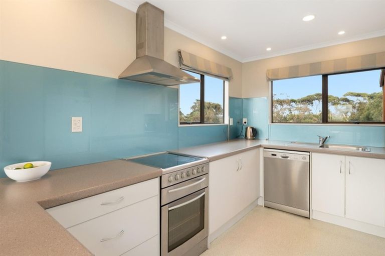 Photo of property in 352 Pukehina Parade, Pukehina, Te Puke, 3189