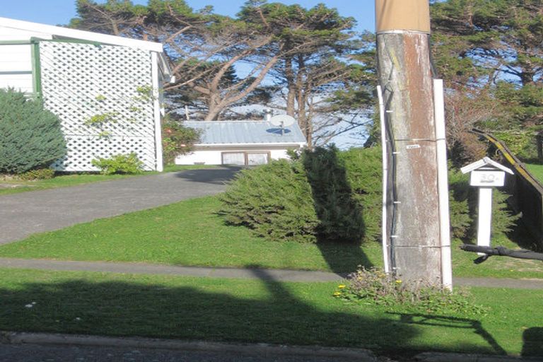 Photo of property in 30a Spur Grove, Titahi Bay, Porirua, 5022