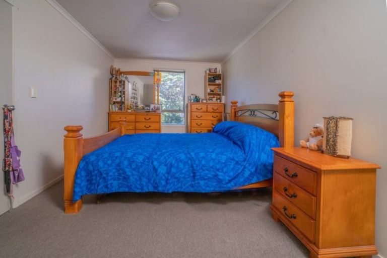 Photo of property in 29 Verdale Circle, Glen Eden, Auckland, 0602