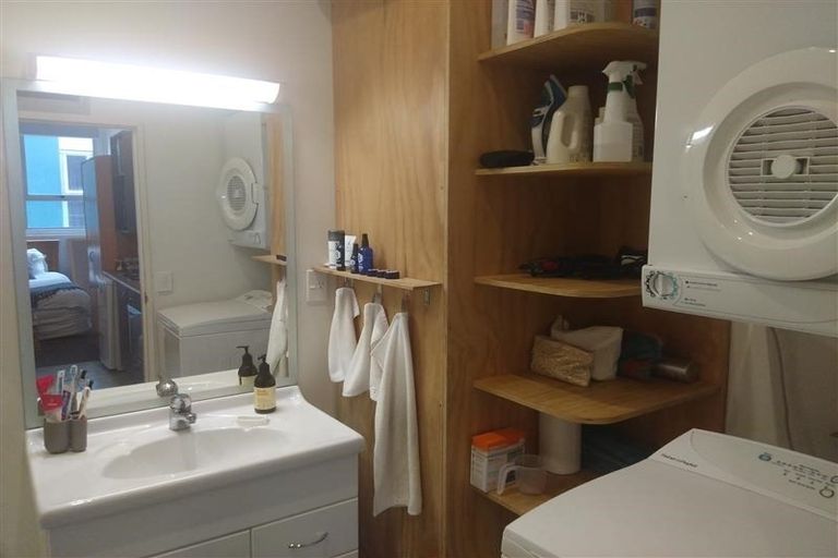 Photo of property in Edward Street Apartments, 15/3 Edward Street, Te Aro, Wellington, 6011