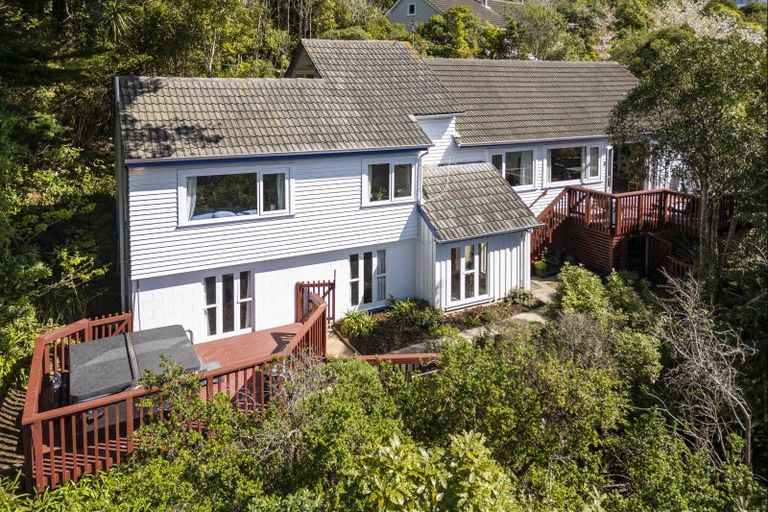 Photo of property in 53 Makara Road, Karori, Wellington, 6012