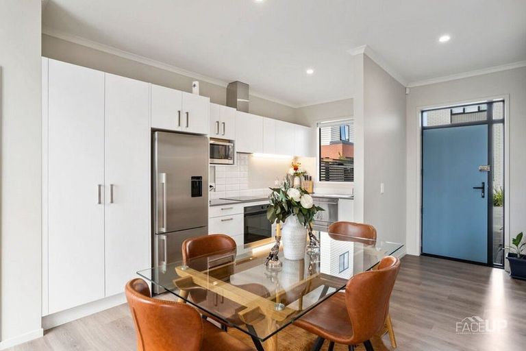 Photo of property in 19 Glidepath Road, Hobsonville, Auckland, 0616