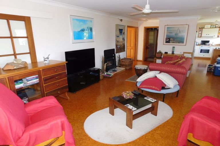 Photo of property in 91 Yorke Road, Haruru, 0204