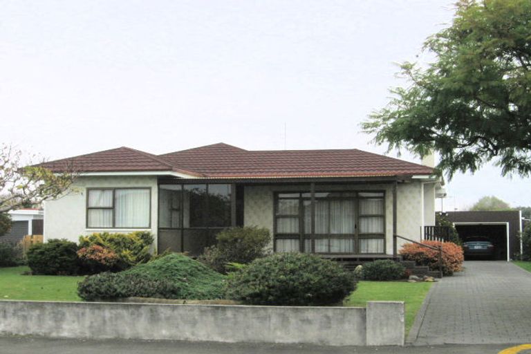 Photo of property in 33 Cassino Crescent, Onekawa, Napier, 4110