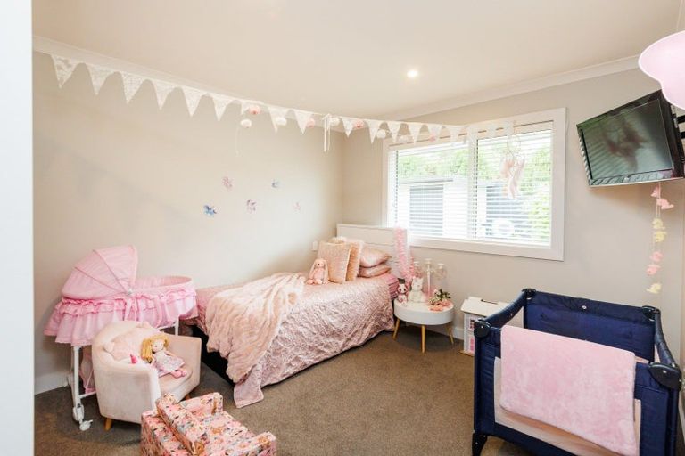 Photo of property in 9 Riverstone Grove, Hokowhitu, Palmerston North, 4410