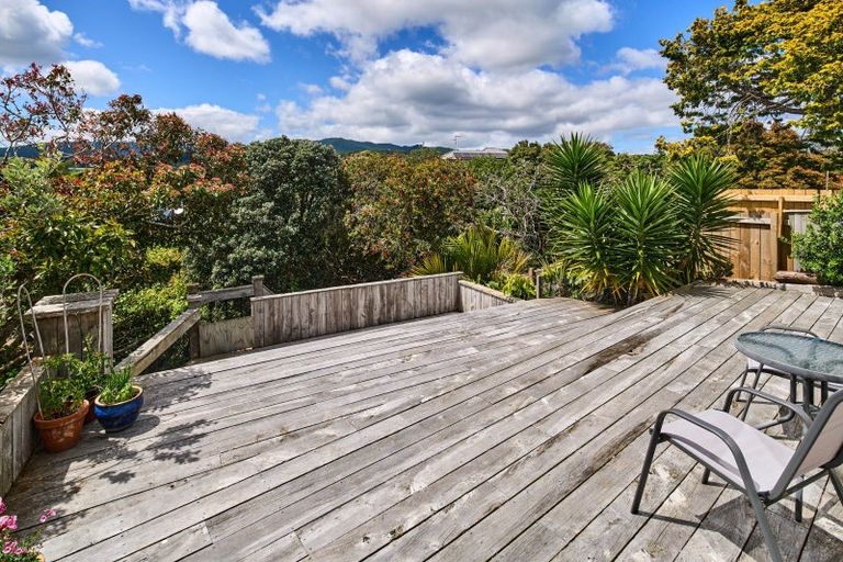 Photo of property in 104 Renown Road, Raumati South, Paraparaumu, 5032