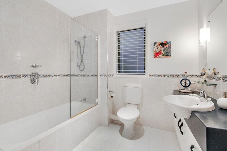 Photo of property in 118 Harbour Village Drive, Gulf Harbour, Whangaparaoa, 0930