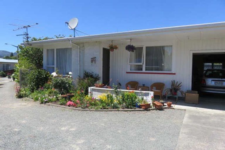 Photo of property in 12 Cornwall Place, Stoke, Nelson, 7011