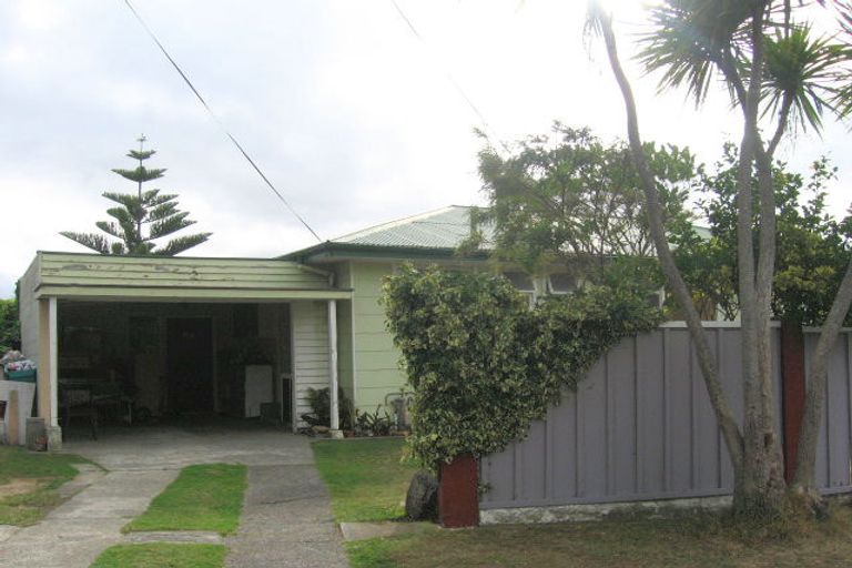 Photo of property in 70 Raukawa Street, Strathmore Park, Wellington, 6022