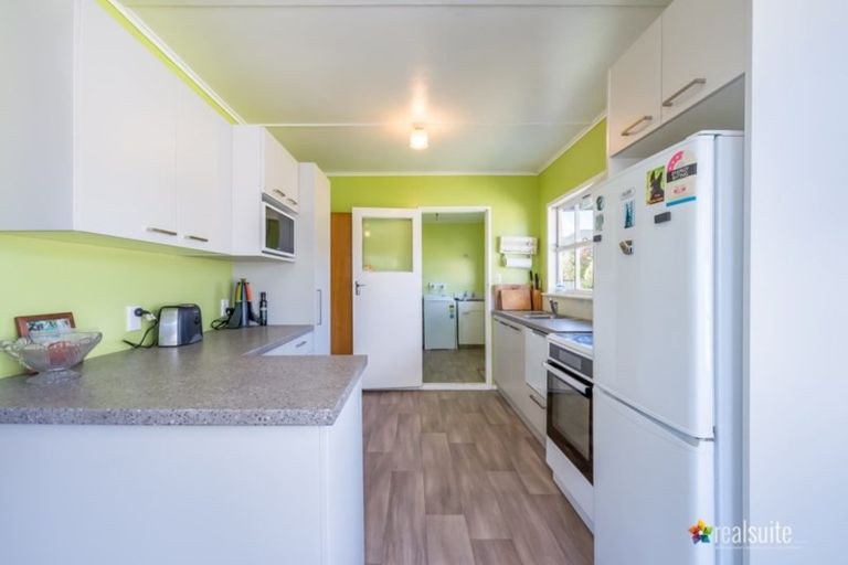 Photo of property in 280 Wellington Road, Wainuiomata, Lower Hutt, 5014