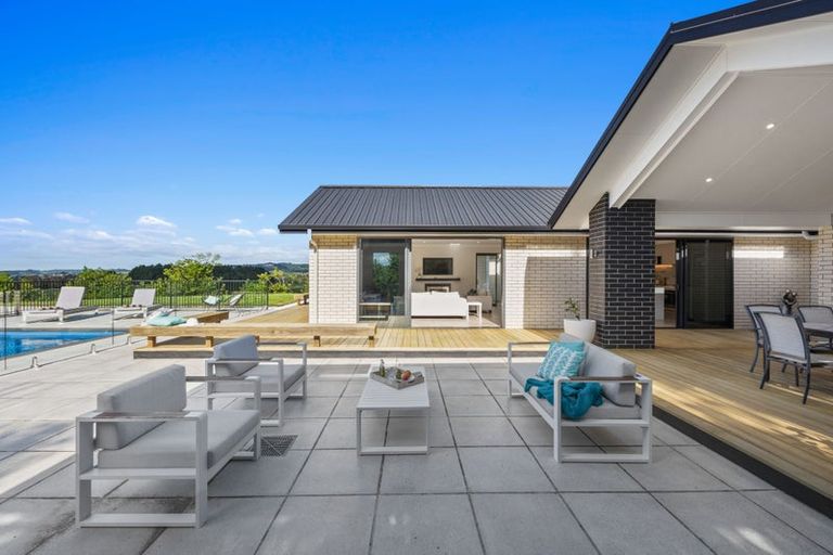 Photo of property in 99 Stoneridge Terrace, Whitford, Manurewa, 2576