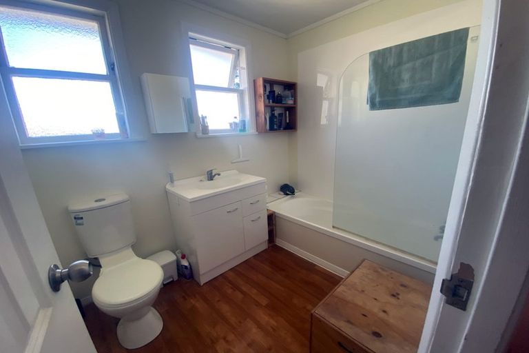 Photo of property in 1/402 Cambridge Terrace, Naenae, Lower Hutt, 5011