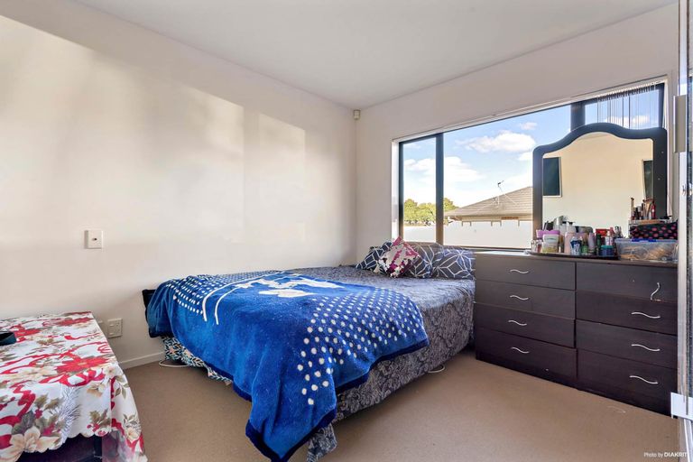 Photo of property in 84 Robert Skelton Place, Clendon Park, Auckland, 2103