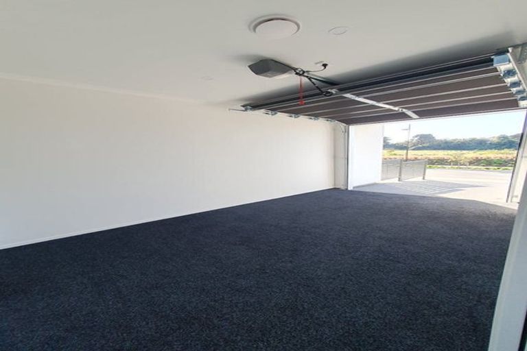 Photo of property in 1 Koreke Close, Kenepuru, Porirua, 5022