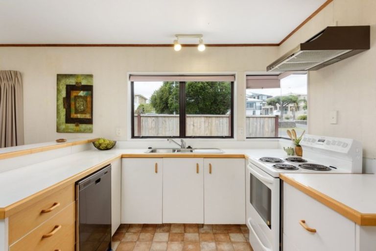 Photo of property in 8a Wells Avenue, Mount Maunganui, 3116