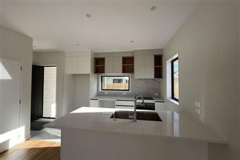 Photo of property in 13 Kaha Road, Takanini, 2110