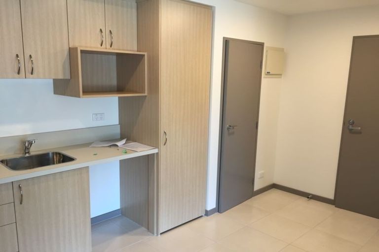 Photo of property in La Residence Du Lac, 15/527 Frankton Road, Queenstown, 9300