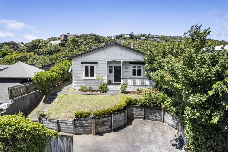 Photo of property in 17 Waikowhai Street, Ngaio, Wellington, 6035