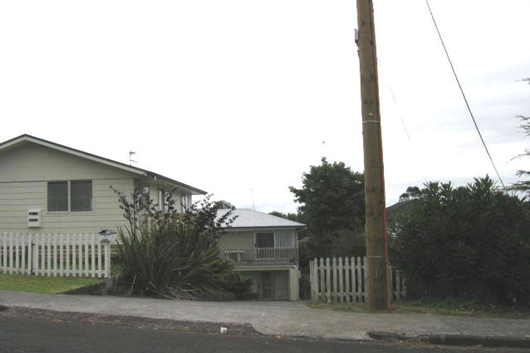 Photo of property in 10 Tonkin Drive, Sunnynook, Auckland, 0620