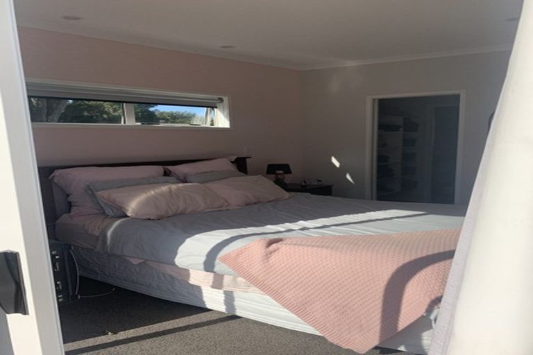 Photo of property in 8 Ngarue Place, Waitara, 4320