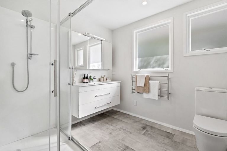 Photo of property in 74 Saddleback Rise, Murrays Bay, Auckland, 0630