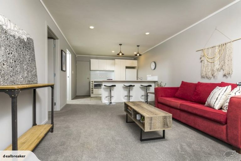 Photo of property in 1/744 Te Atatu Road, Te Atatu Peninsula, Auckland, 0610