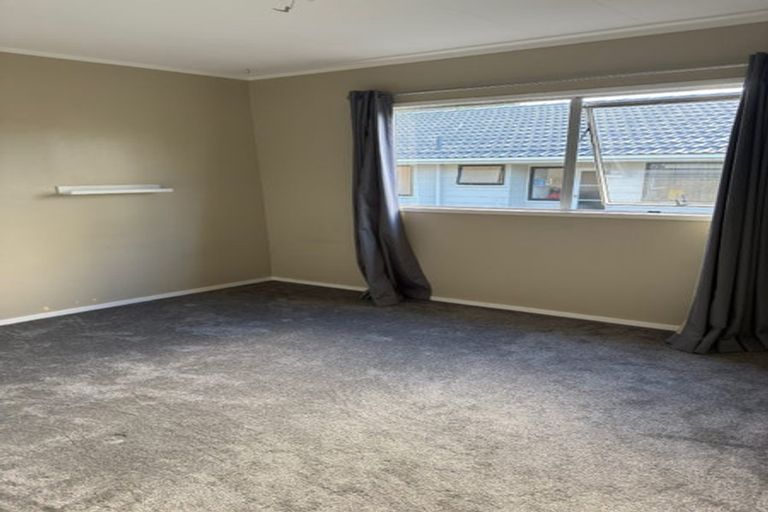 Photo of property in 1/73 Spinella Drive, Bayview, Auckland, 0629