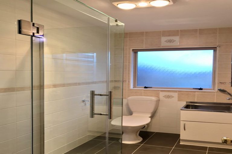 Photo of property in 2 Tullis Place, Burswood, Auckland, 2013