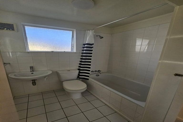 Photo of property in 4/544 Barbadoes Street, Edgeware, Christchurch, 8013