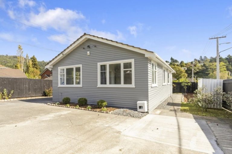 Photo of property in 358 Stokes Valley Road, Stokes Valley, Lower Hutt, 5019