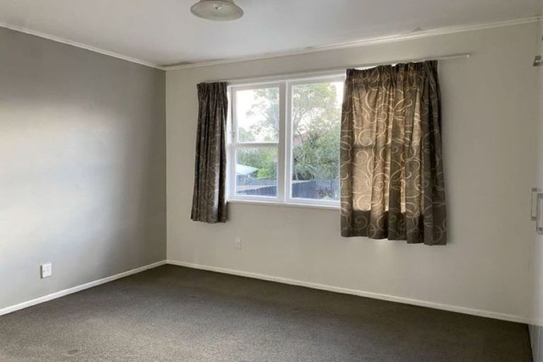 Photo of property in 25 Hutchinsons Road, Bucklands Beach, Auckland, 2014