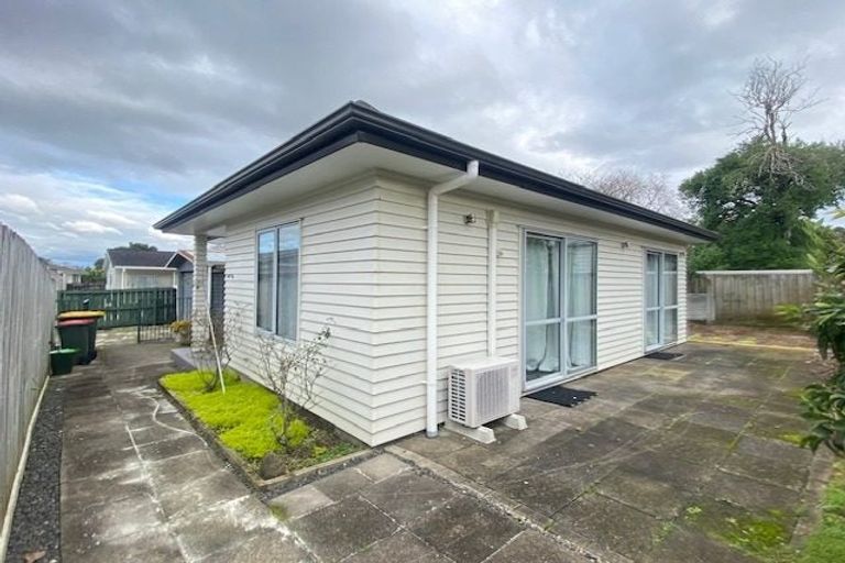 Photo of property in 20 Lisa Rise, Half Moon Bay, Auckland, 2012