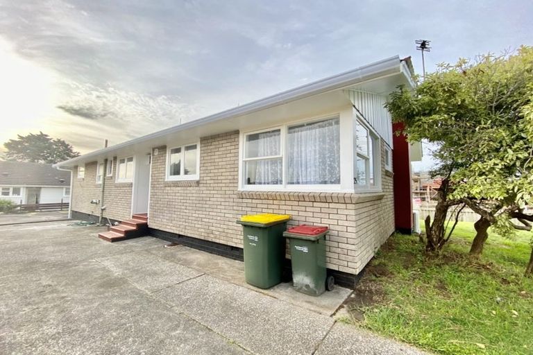 Photo of property in 25 Awatere Street, Clover Park, Auckland, 2023