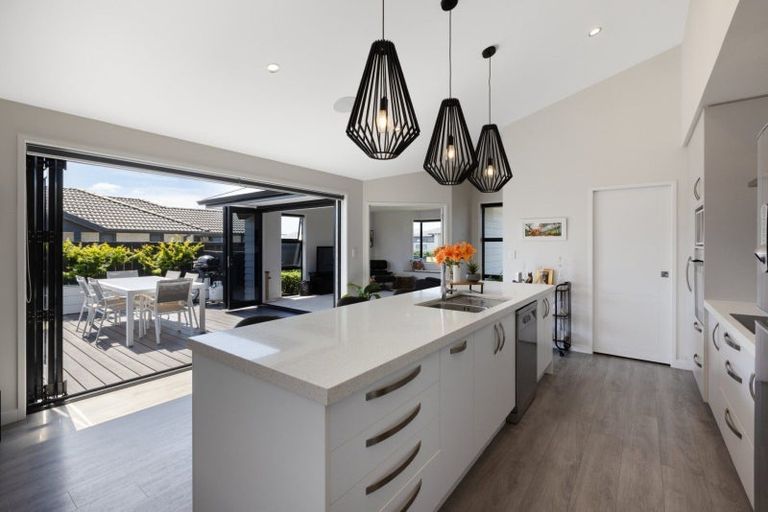 Photo of property in 76 Puhirake Crescent, Pyes Pa, Tauranga, 3112