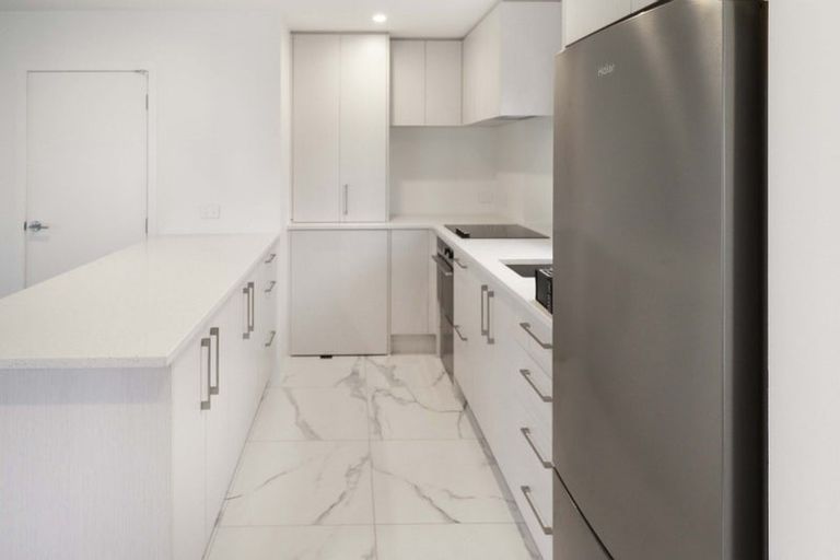 Photo of property in 1/4 Collingwood Street, Waterloo, Lower Hutt, 5011