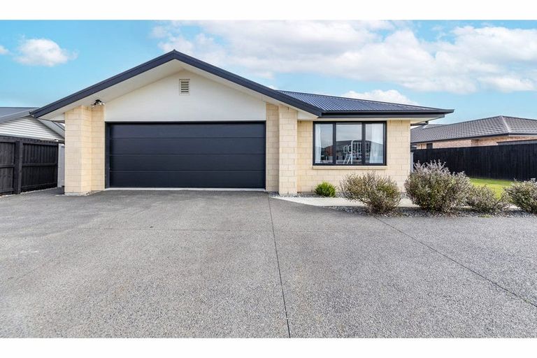 Photo of property in 5 Grasmere Close, Rangiora, 7400