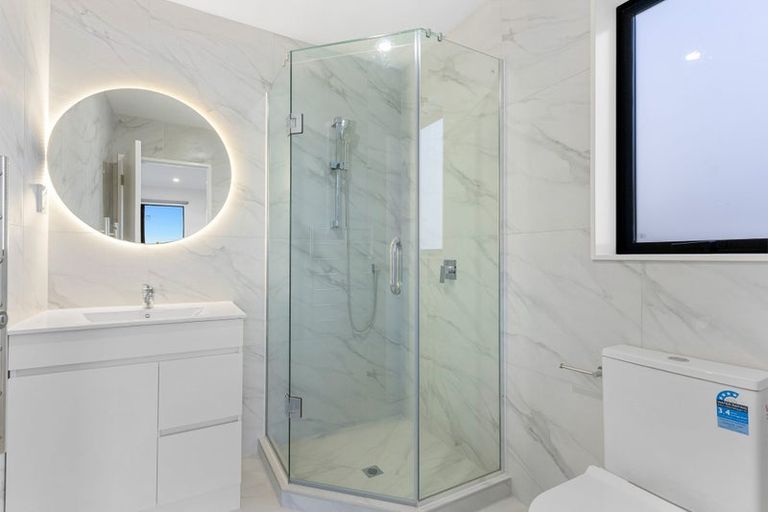 Photo of property in 27e Von Sturmer Street, Mangere East, Auckland, 2024