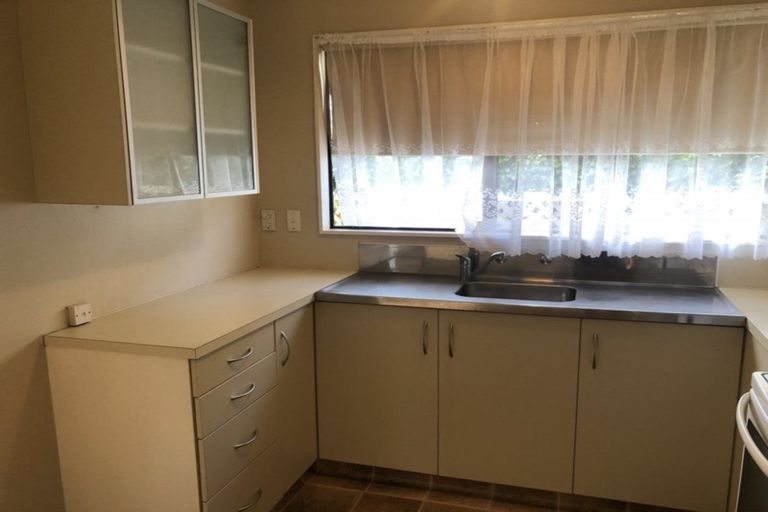 Photo of property in 1/6 Hoyle Place, New Plymouth, 4310
