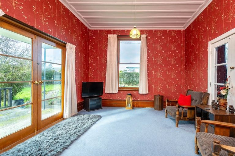 Photo of property in 102 Johnson Street, Milton, 9220