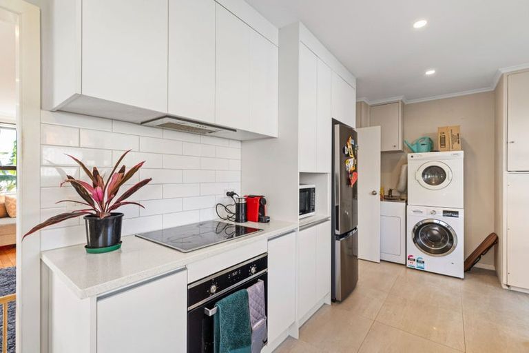 Photo of property in 33a Glengarry Road, Glen Eden, Auckland, 0602