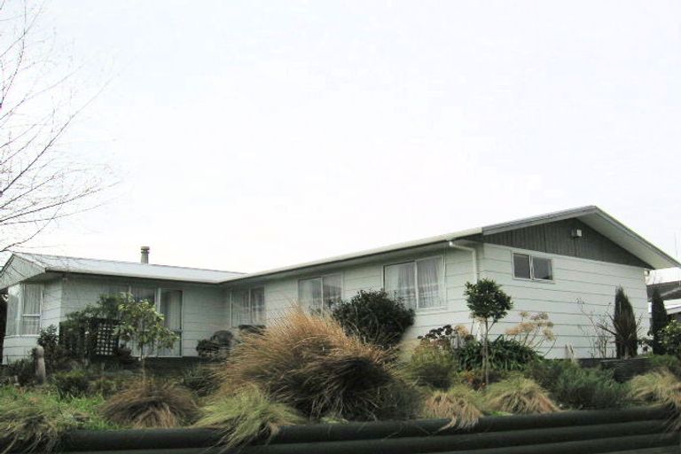 Photo of property in 12 Pryde Place, Feilding, 4702